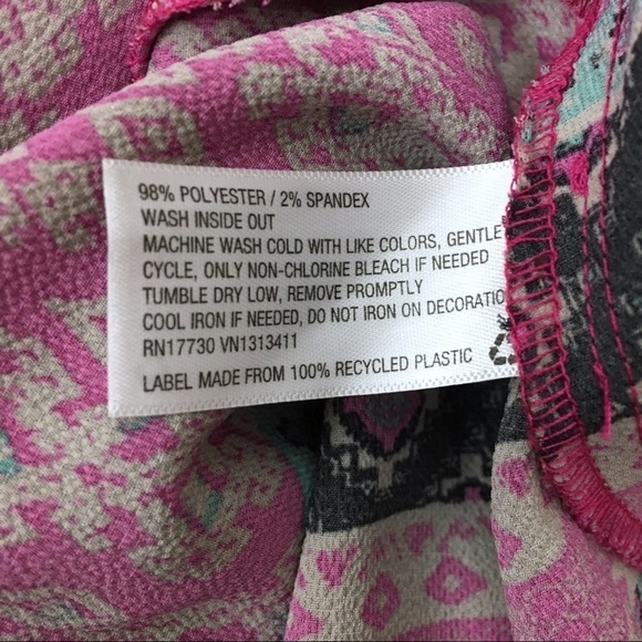 XHILARATION Top Sleeveless Keyhole High Neck V Cut Out Boho Southwestern Medium - Picture 7 of 9